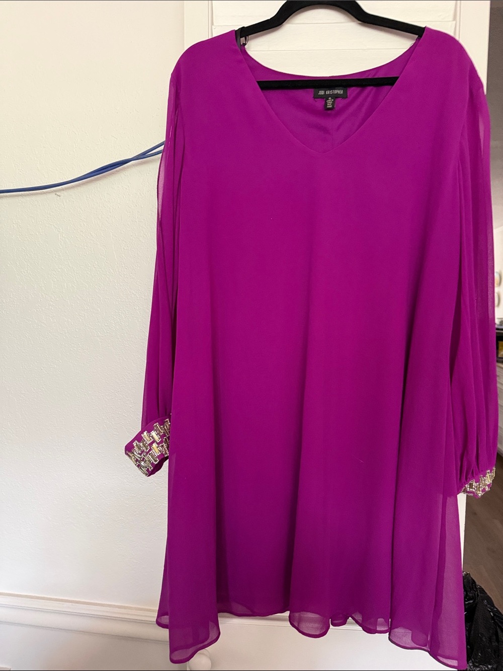 Jodi Kristopher Magenta V-Neck Midi Dress with Embellished Cuffs